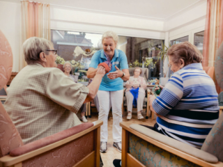 Patienten mit Betreuungskraft Friedel Gerdes
